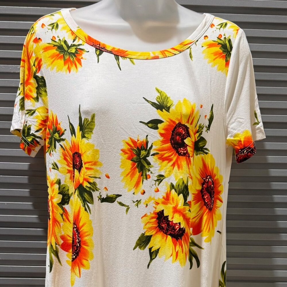 NWT Women's Sunflower Dress - Medium
